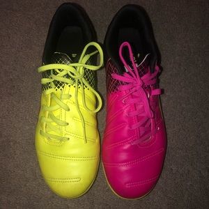 Girls indoor soccer shoes